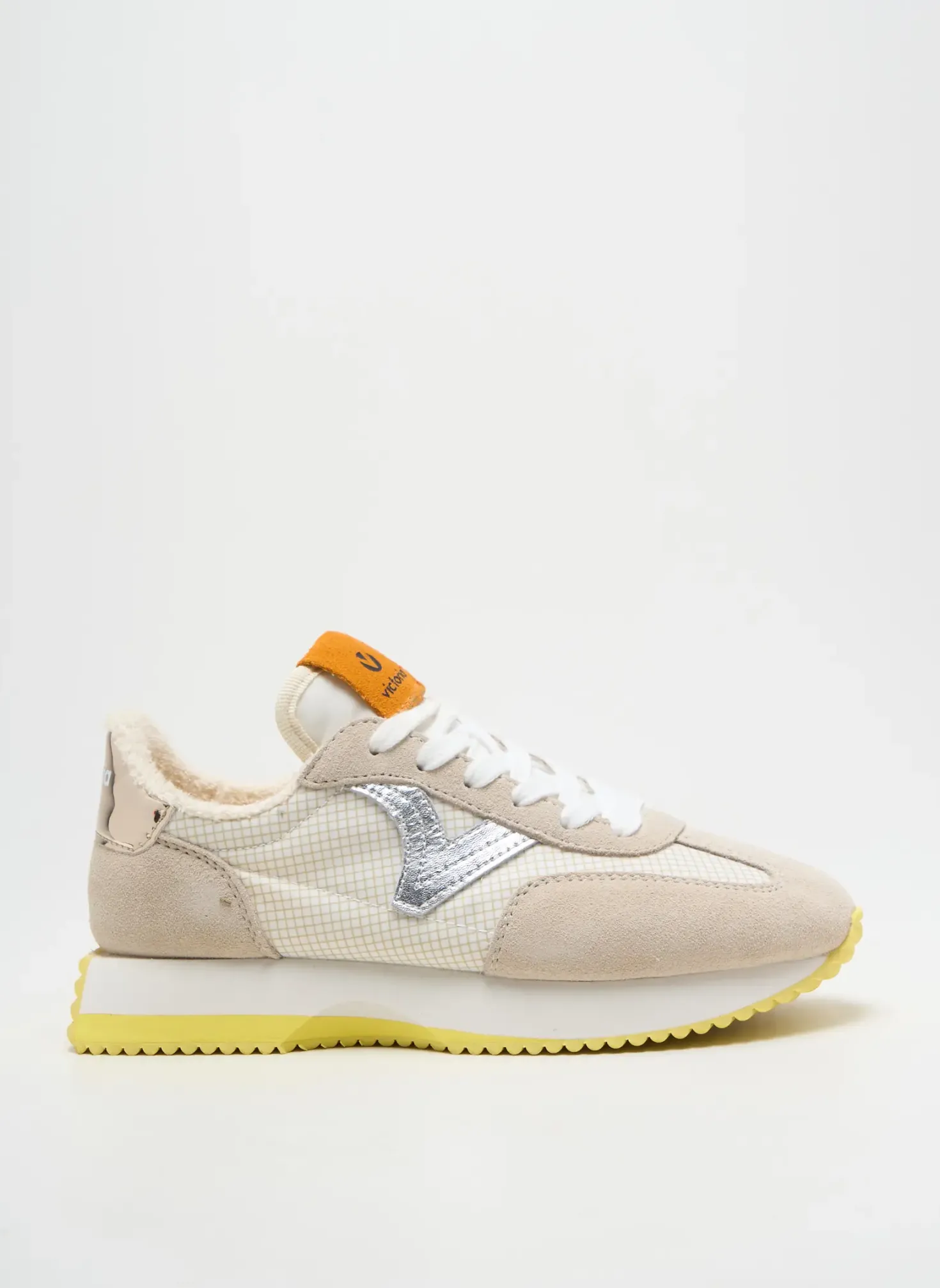 Baskets Victoria Beige Talon Plat Jusqu'à 3cm