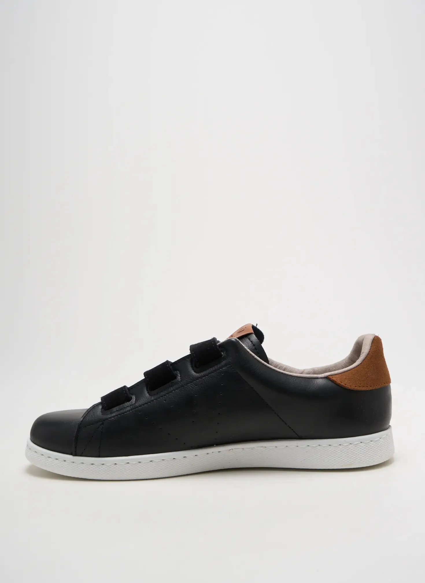 Baskets Victoria Noir Talon Plat Jusqu'à 3cm