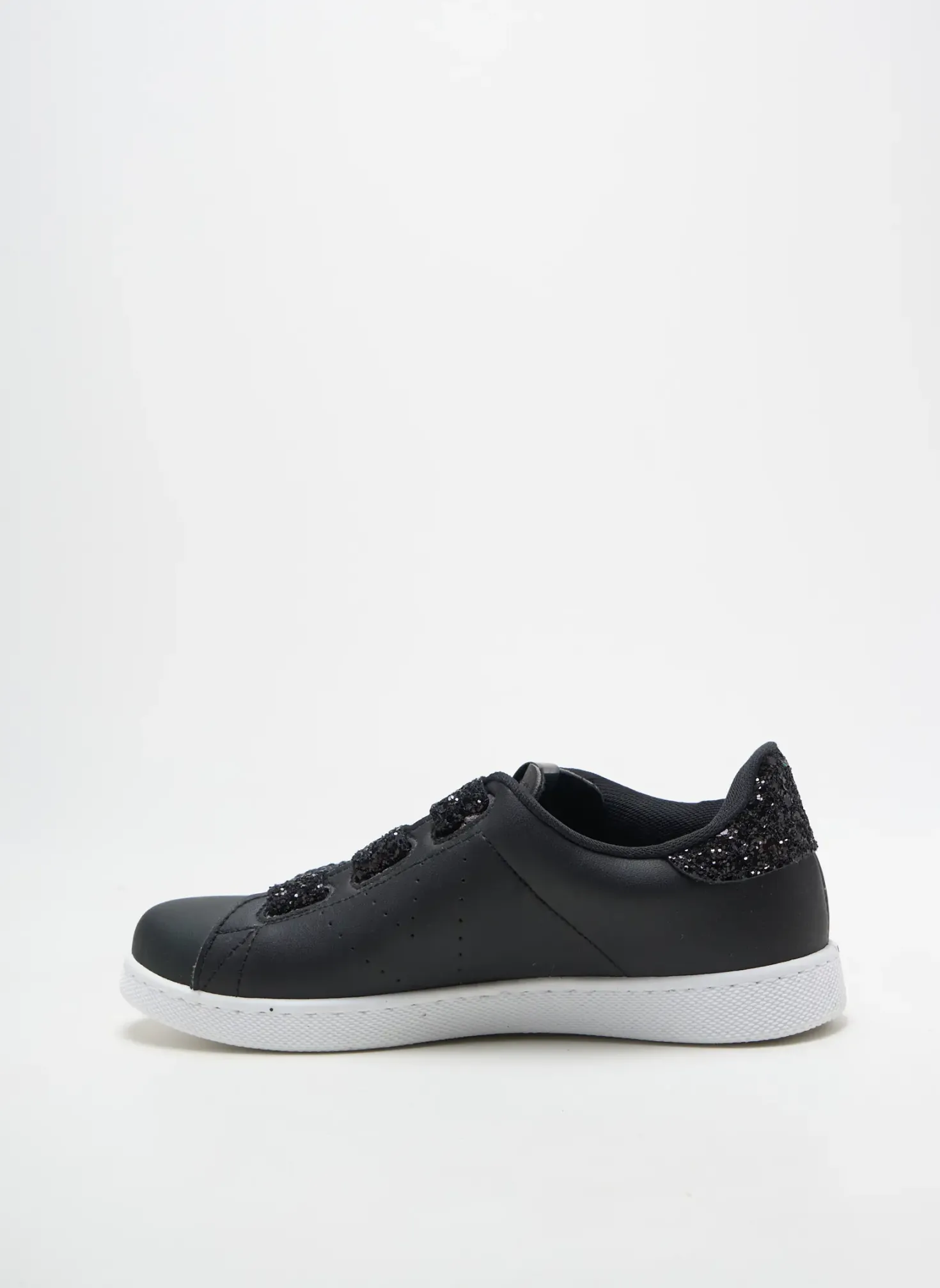 Baskets Victoria Noir Talon Plat Jusqu'à 3cm