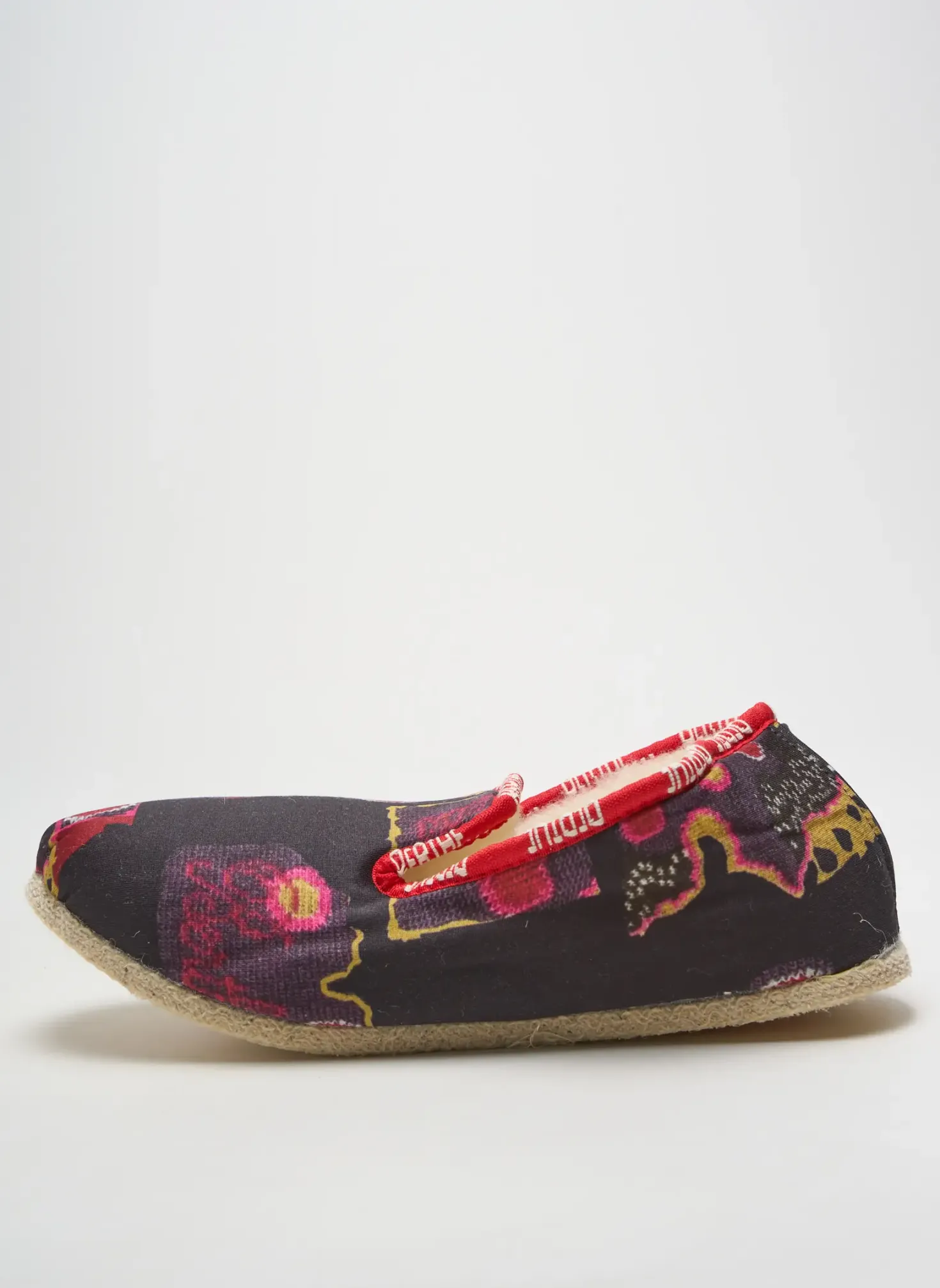Chaussons/pantoufles Berthe Aux Grands Pieds Noir Talon Plat Jusqu'à 3cm