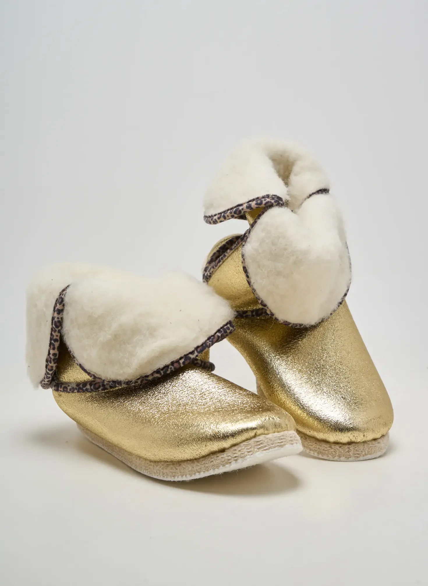 Chaussons/pantoufles L'atelier Charentaises Or Talon Plat Jusqu'à 3cm