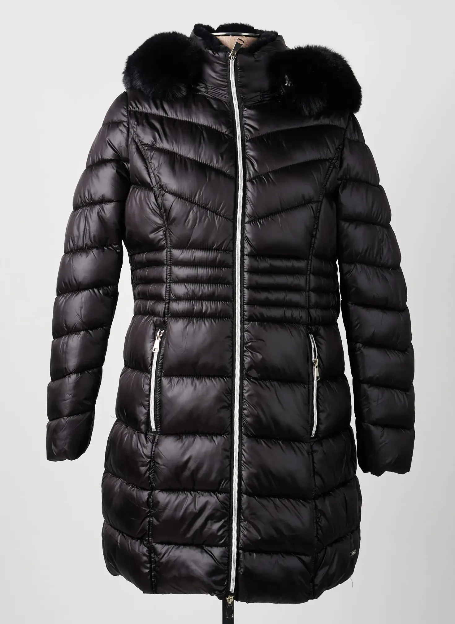 Doudoune Mcm Noir A Capuche