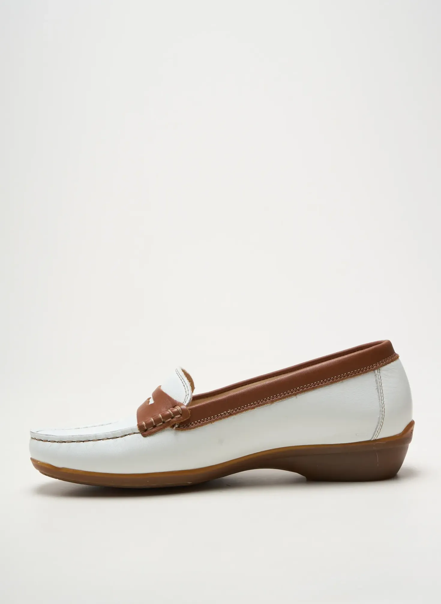 Mocassins Fluchos Blanc Talon Plat Jusqu'à 3cm