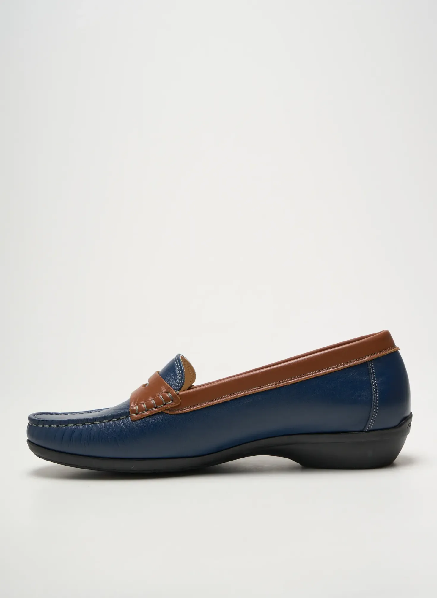 Mocassins Fluchos Bleu Talon Plat Jusqu'à 3cm