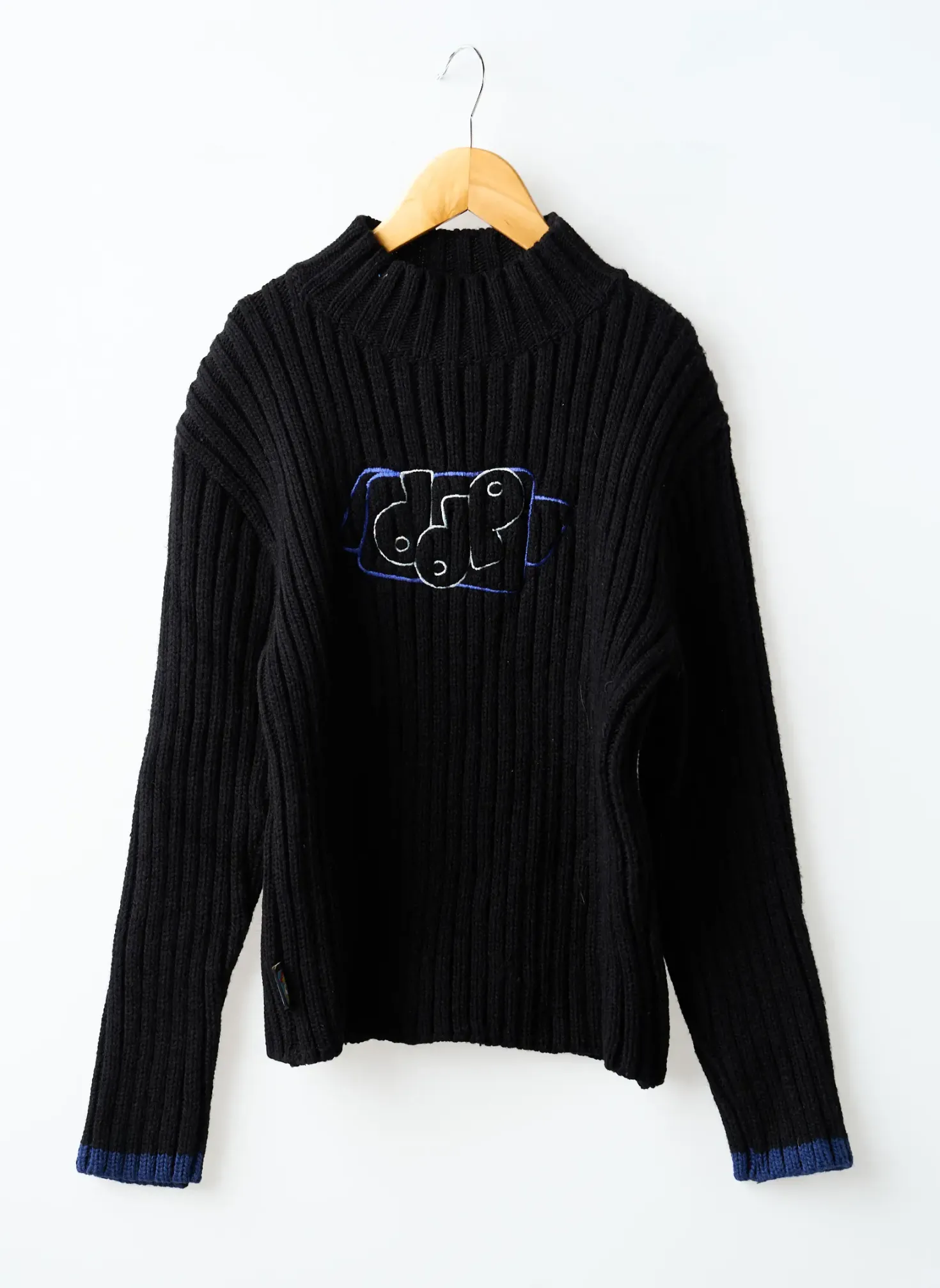 Pull Ddp Noir Manches Longues