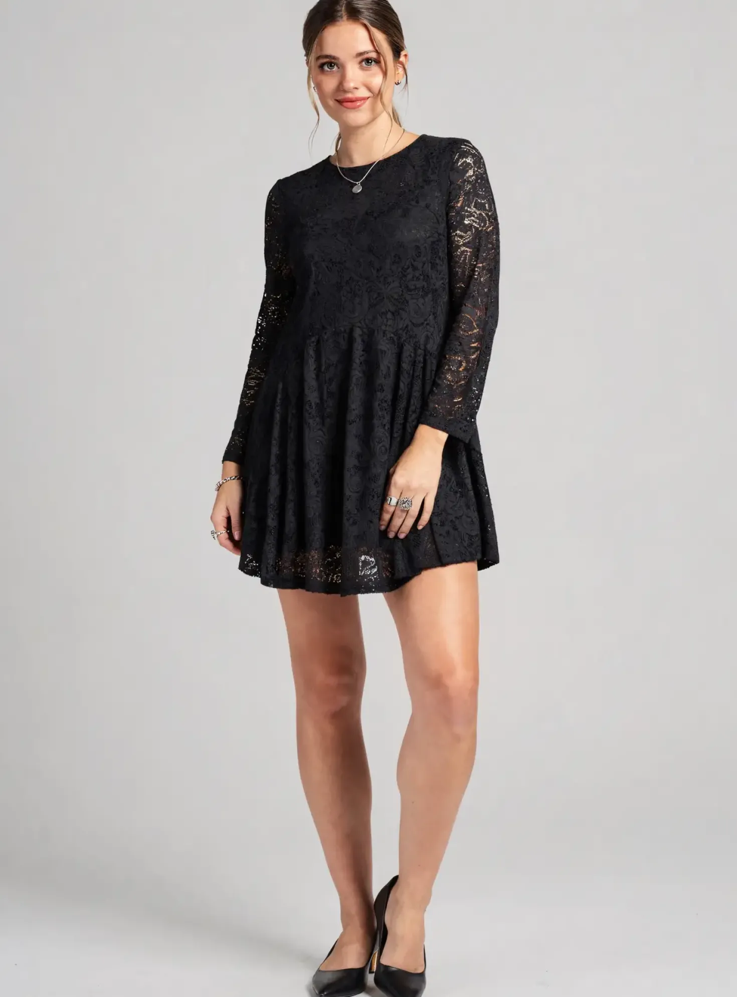 Robe Courte Chicwish Noir Manches Longues