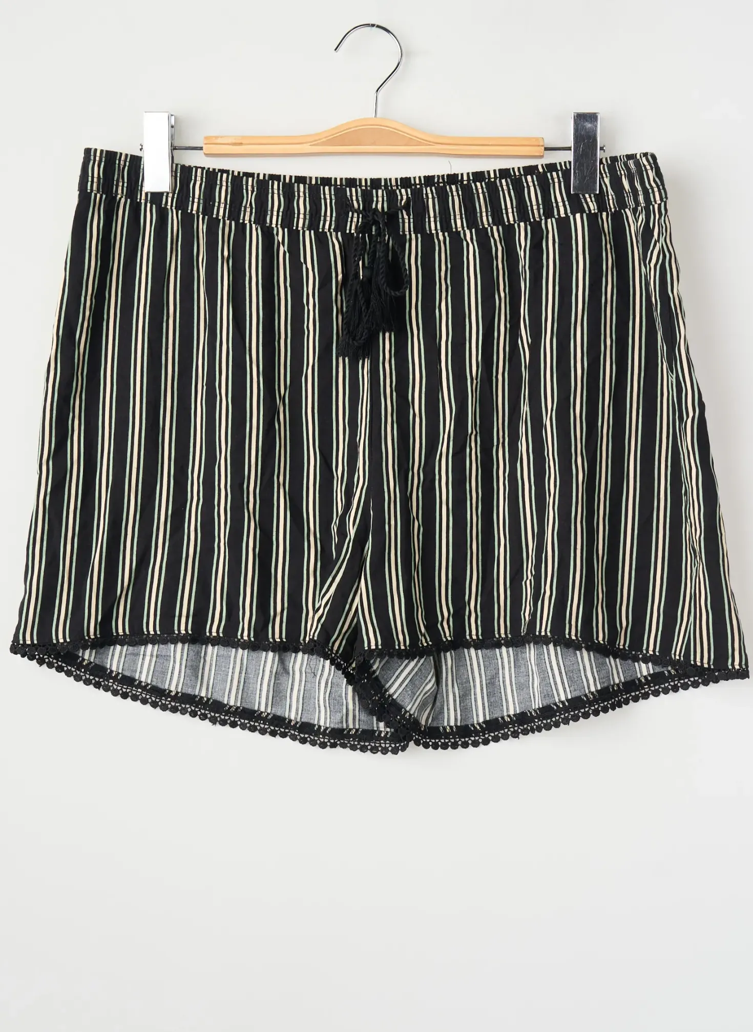 Short Hailys Noir