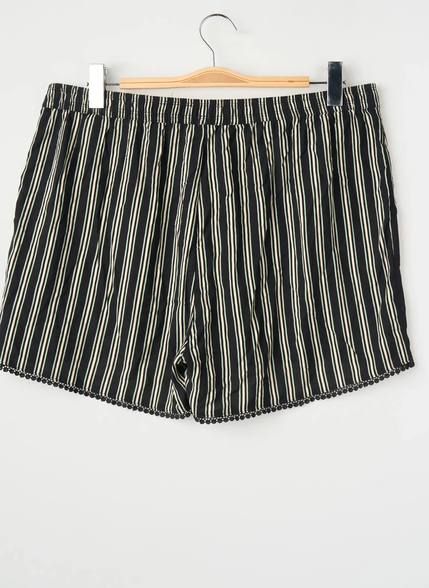 Short Hailys Noir