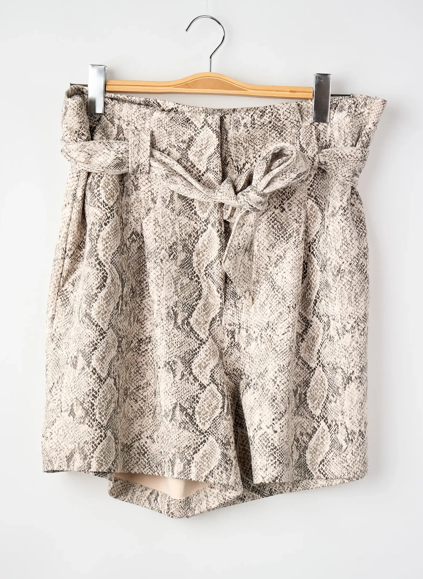 Short Only Beige