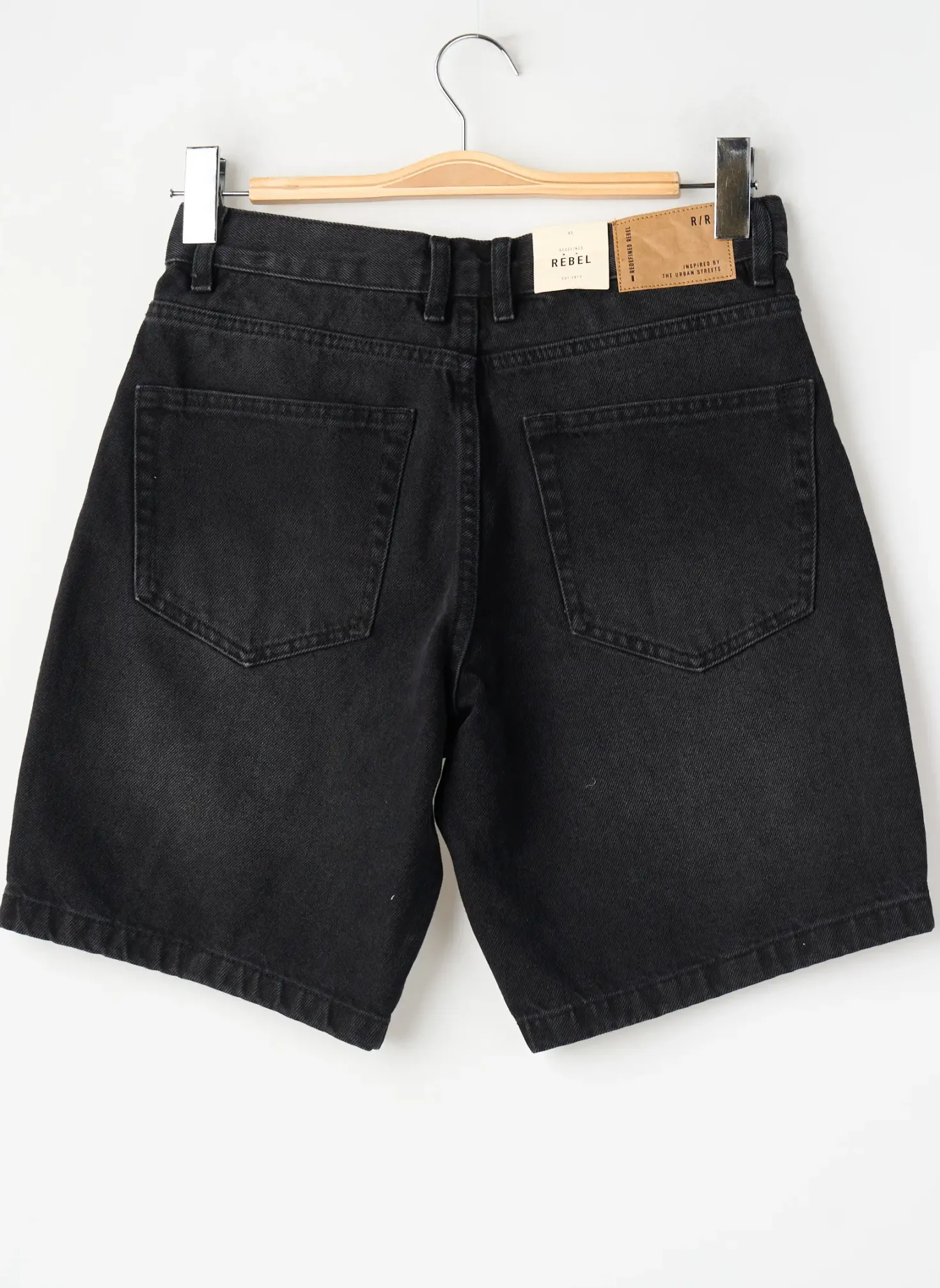 Short Redefined Rebel Noir
