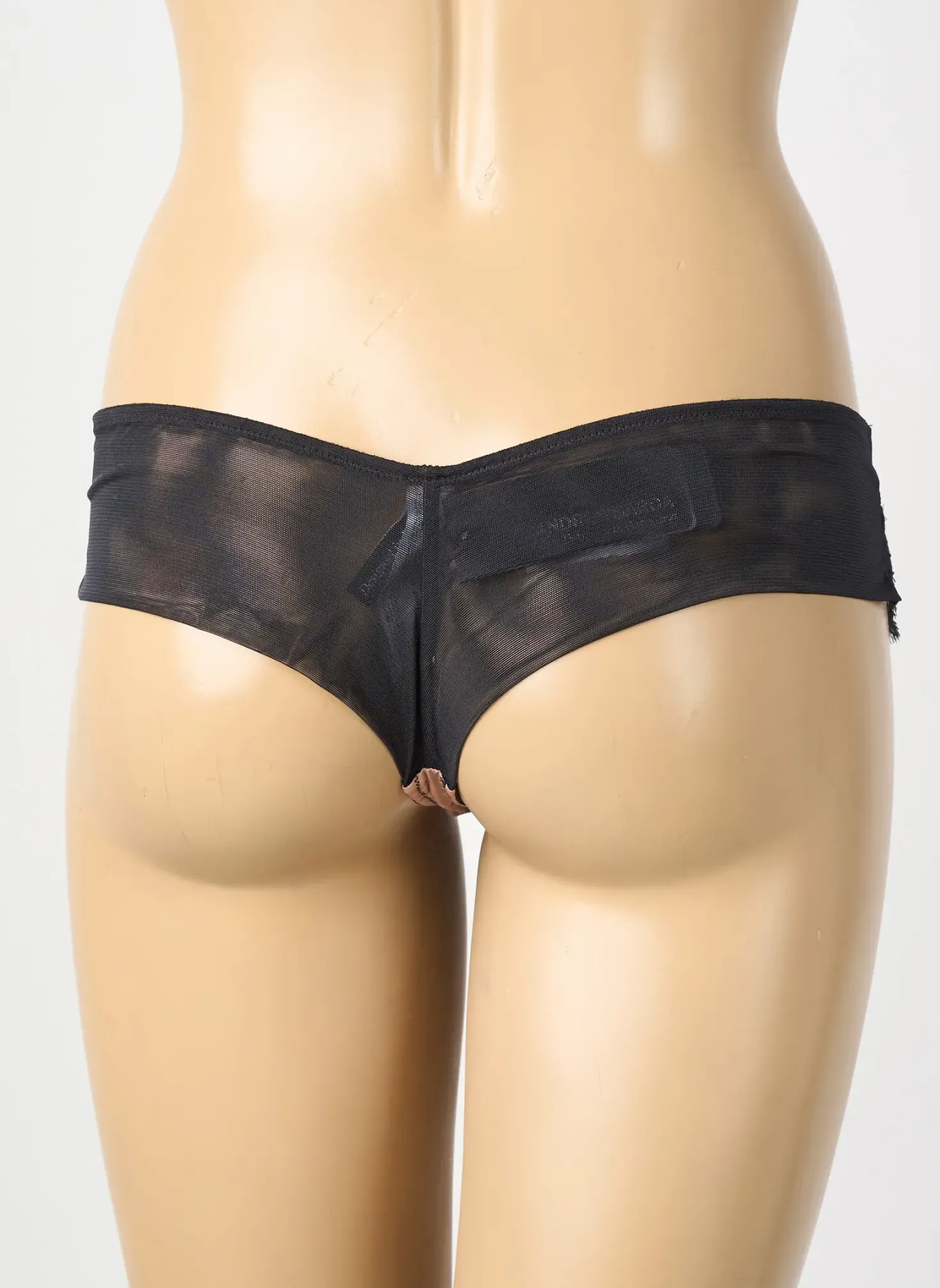 Tanga Andres Garcia Noir