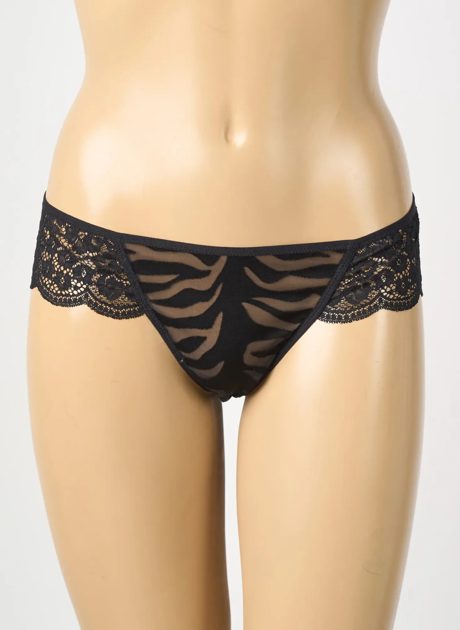 Tanga Andres Garcia Noir