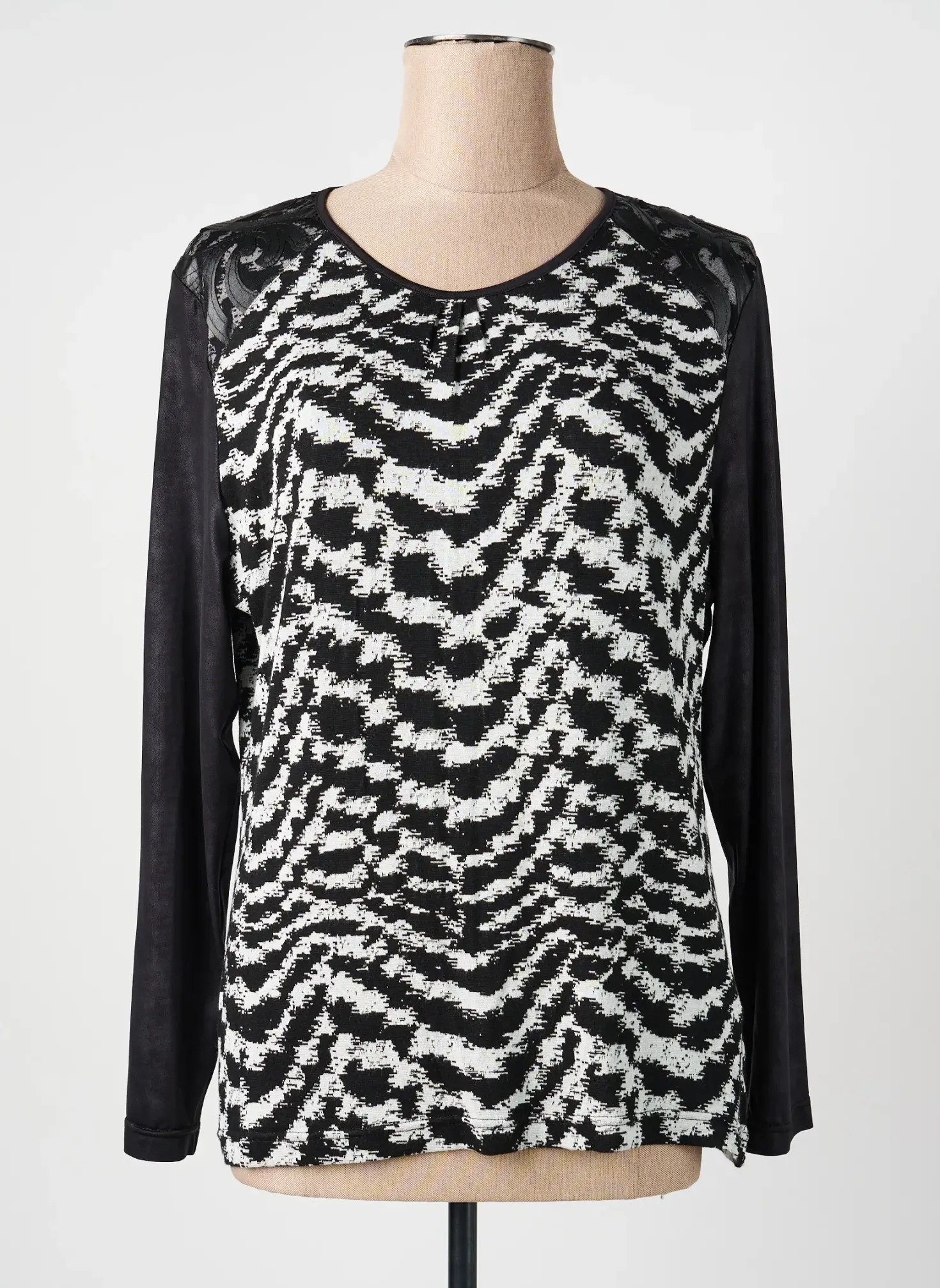 Top Quattro Noir Manches Longues