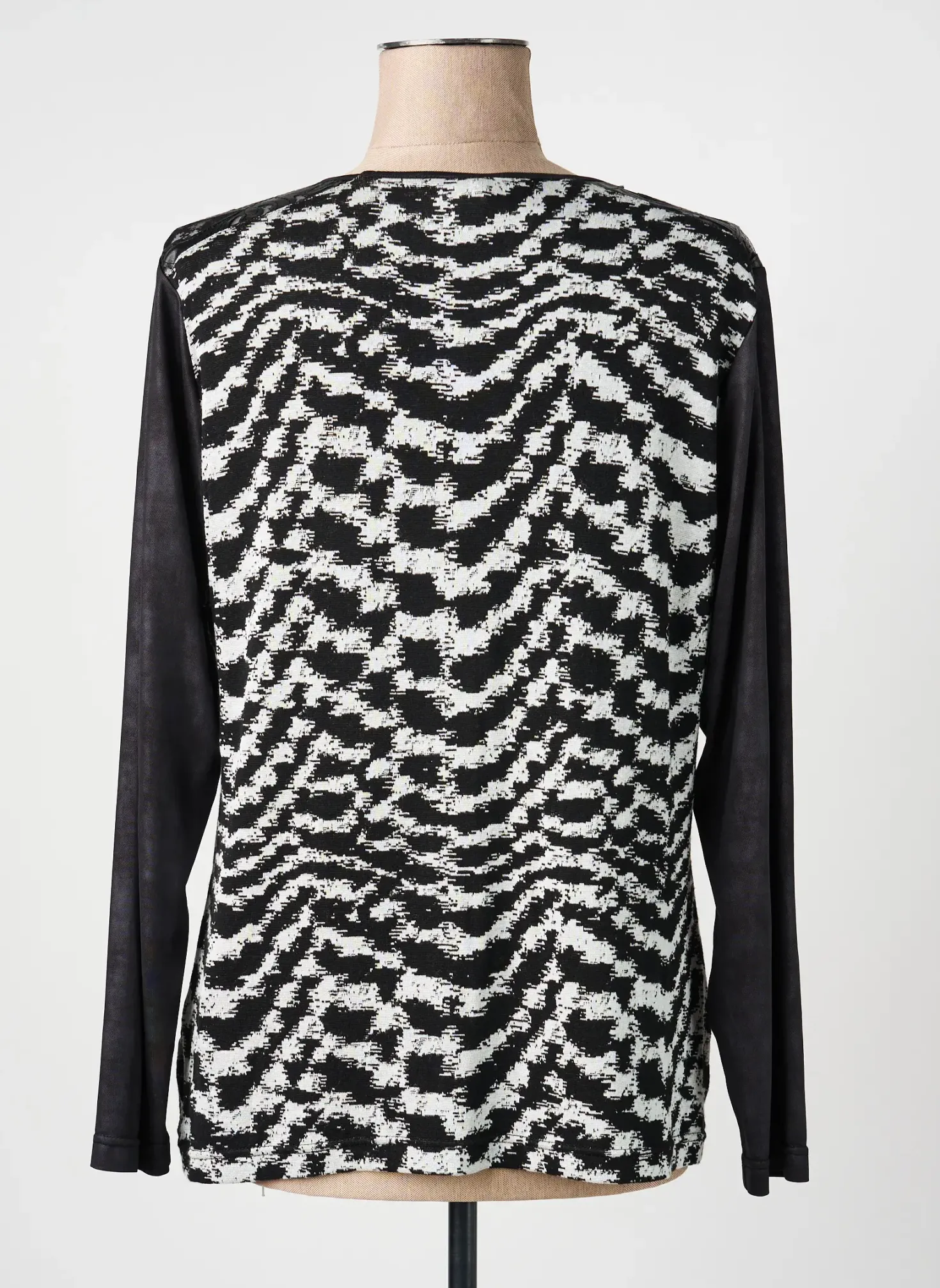Top Quattro Noir Manches Longues